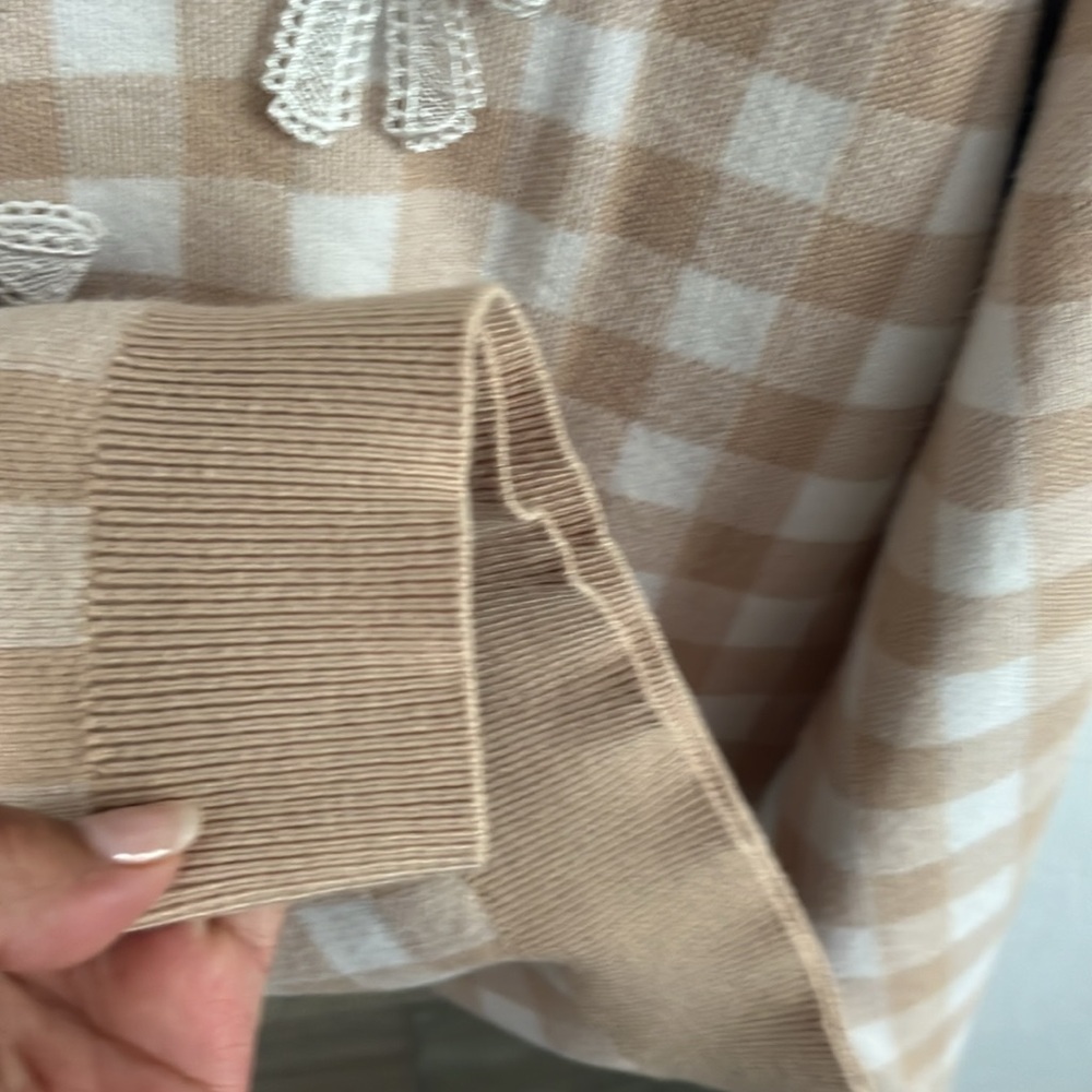 Ontwelfth Beige Checkered Sweater with Bow Accents Large - Picture 7 of 10
